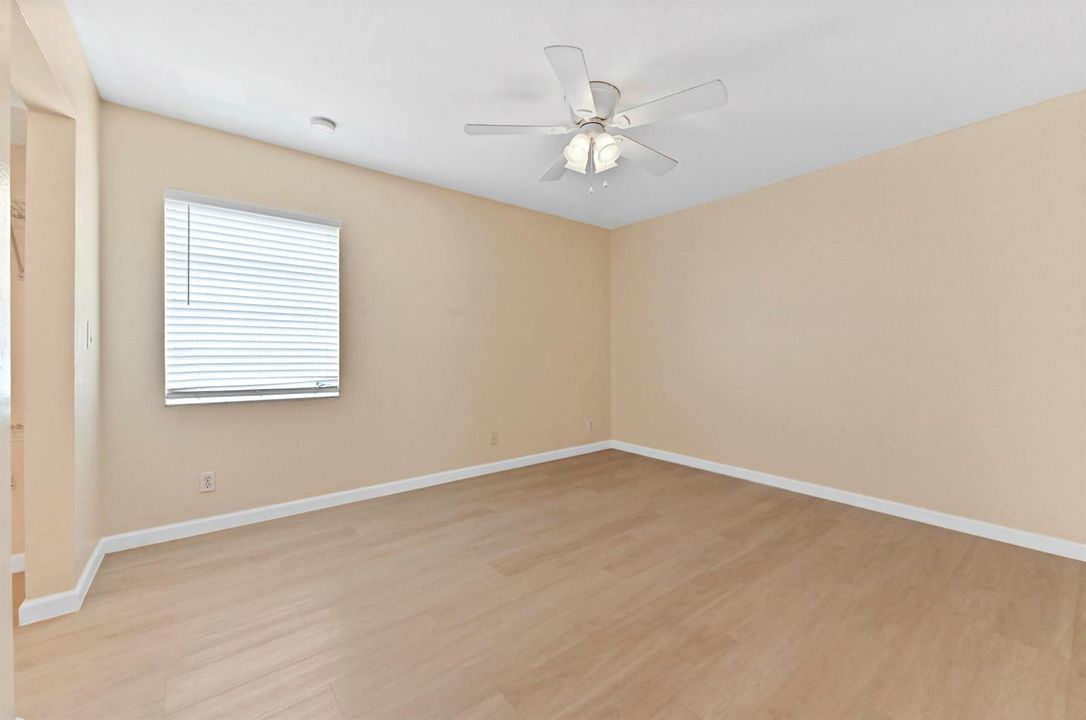13 Bedroom 01