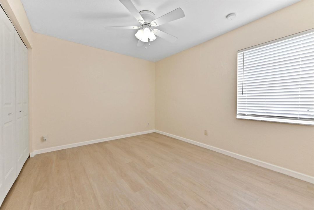 20 Bedroom 01
