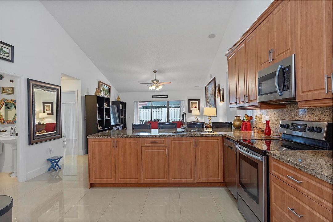 761 Greenbriar Ave, Davie, FL 33325 - 01