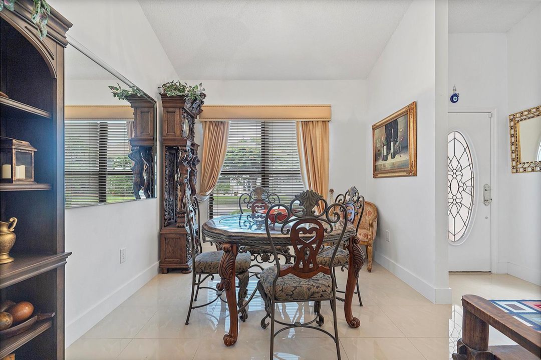 761 Greenbriar Ave, Davie, FL 33325 - 01