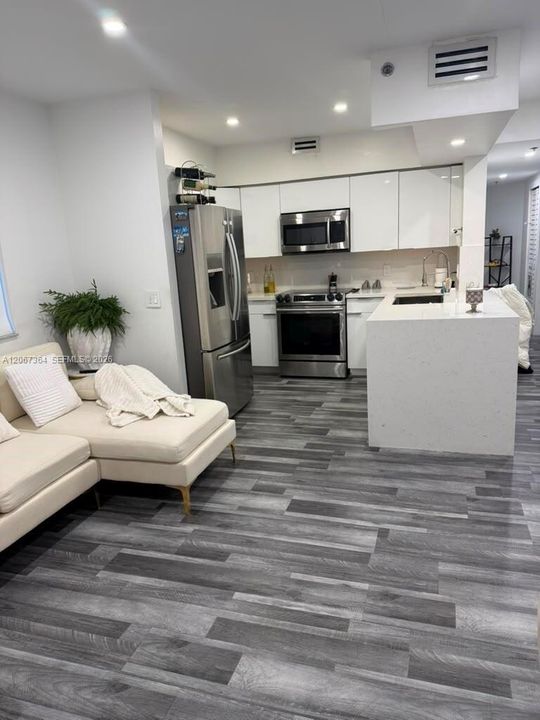 For Sale: $385,000 (3 beds, 2 baths, 1177 Square Feet)