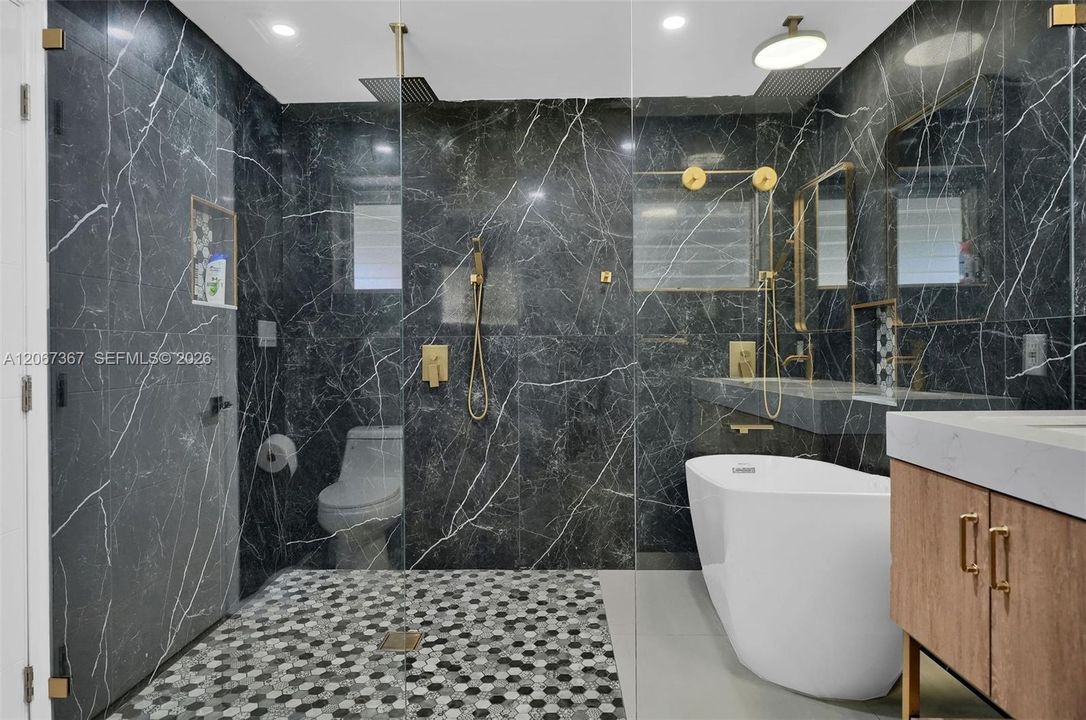 For Rent: $4,999 (3 beds, 2 baths, 1458 Square Feet)