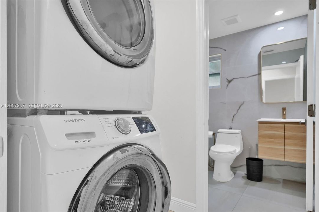 For Rent: $4,999 (3 beds, 2 baths, 1458 Square Feet)