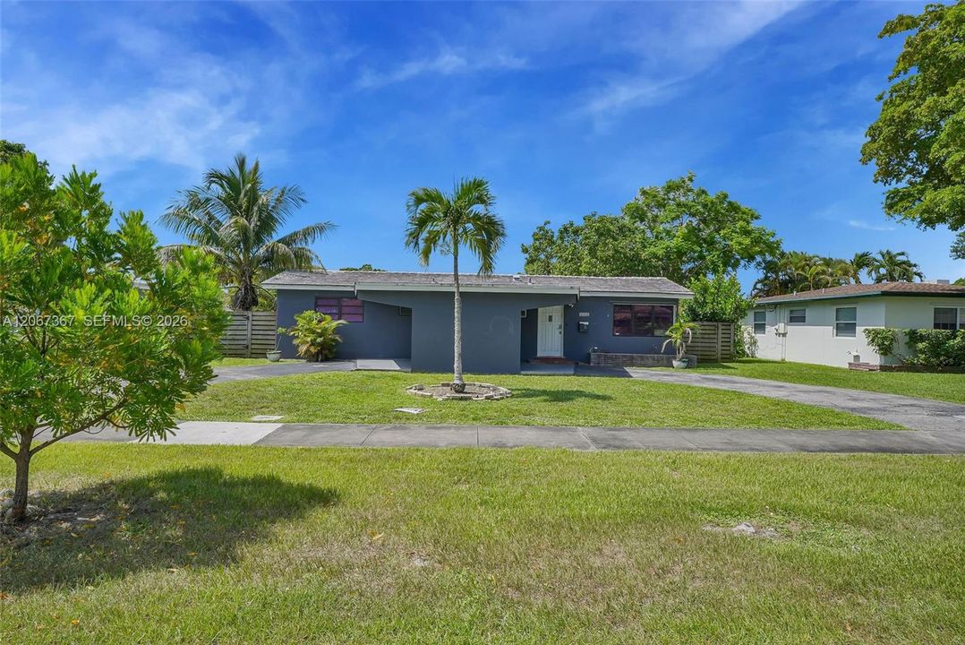 For Rent: $4,999 (3 beds, 2 baths, 1458 Square Feet)