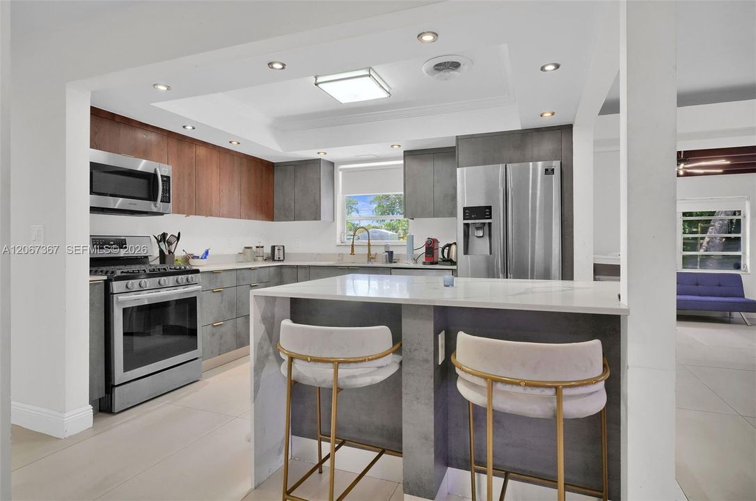 For Rent: $4,999 (3 beds, 2 baths, 1458 Square Feet)