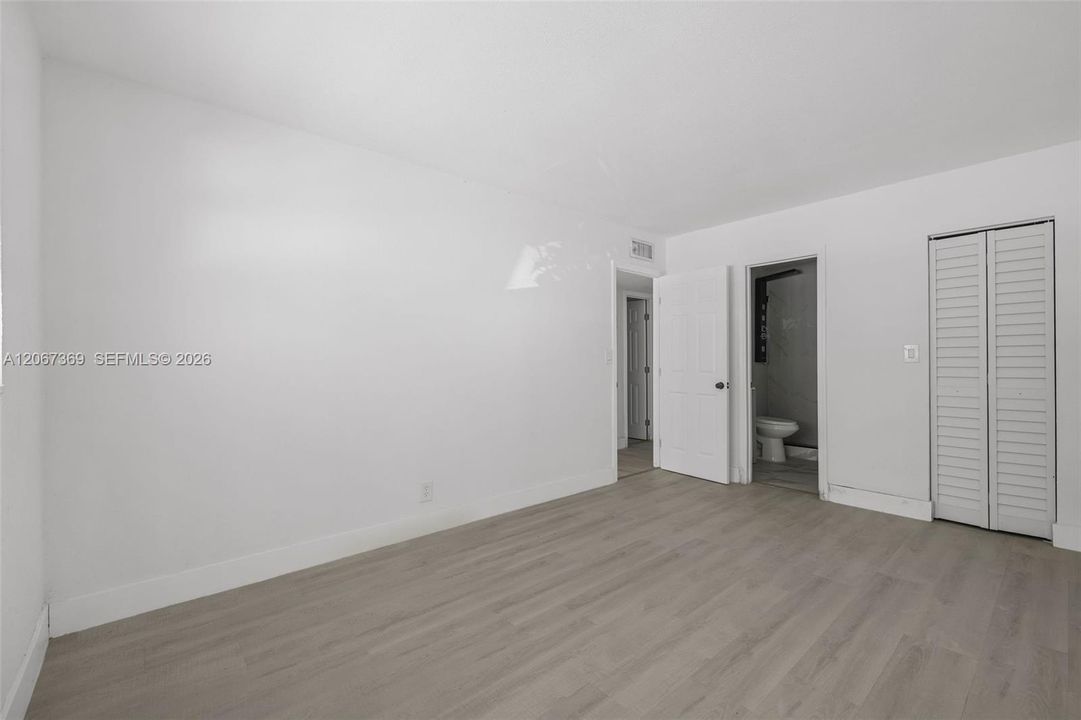 待售: $95,000 (2 贝兹, 2 浴室, 968 平方英尺)