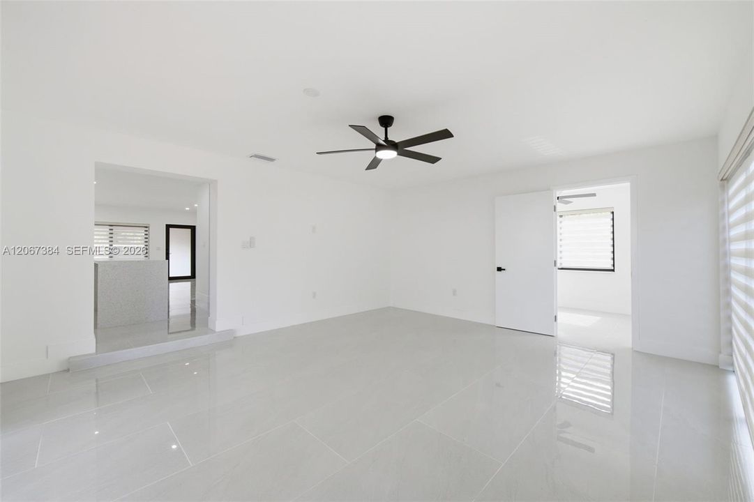 В аренду: $6,000 (4 спален, 2 ванн, 1634 Квадратных фут)