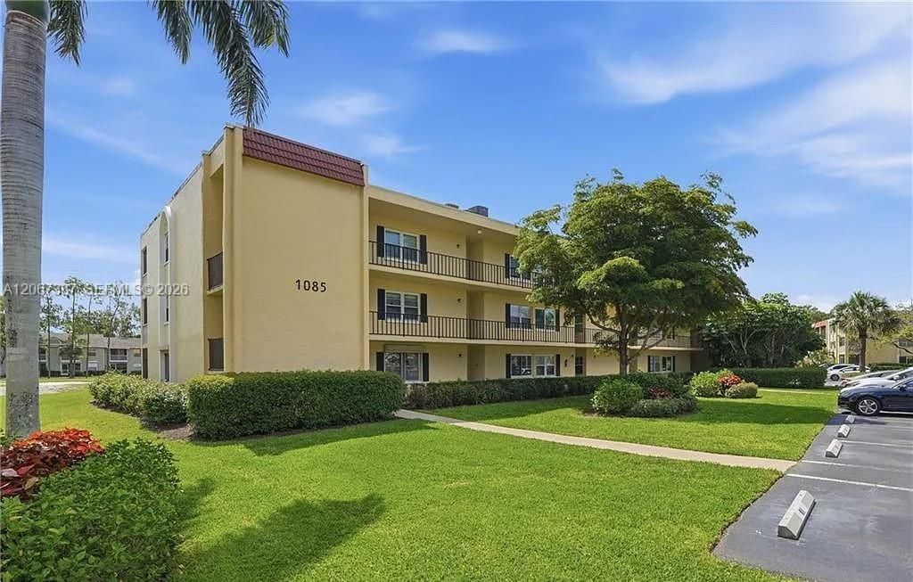 For Rent: $2,500 (2 beds, 2 baths, 1000 Square Feet)