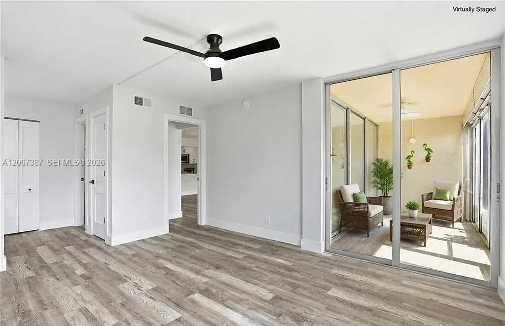For Rent: $2,500 (2 beds, 2 baths, 1000 Square Feet)