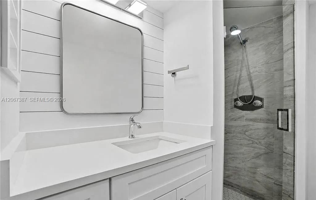 For Rent: $2,500 (2 beds, 2 baths, 1000 Square Feet)