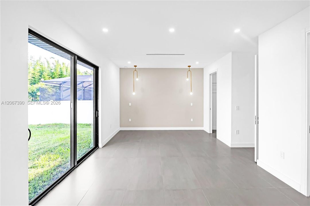 For Sale: $479,900 (3 beds, 3 baths, 1938 Square Feet)