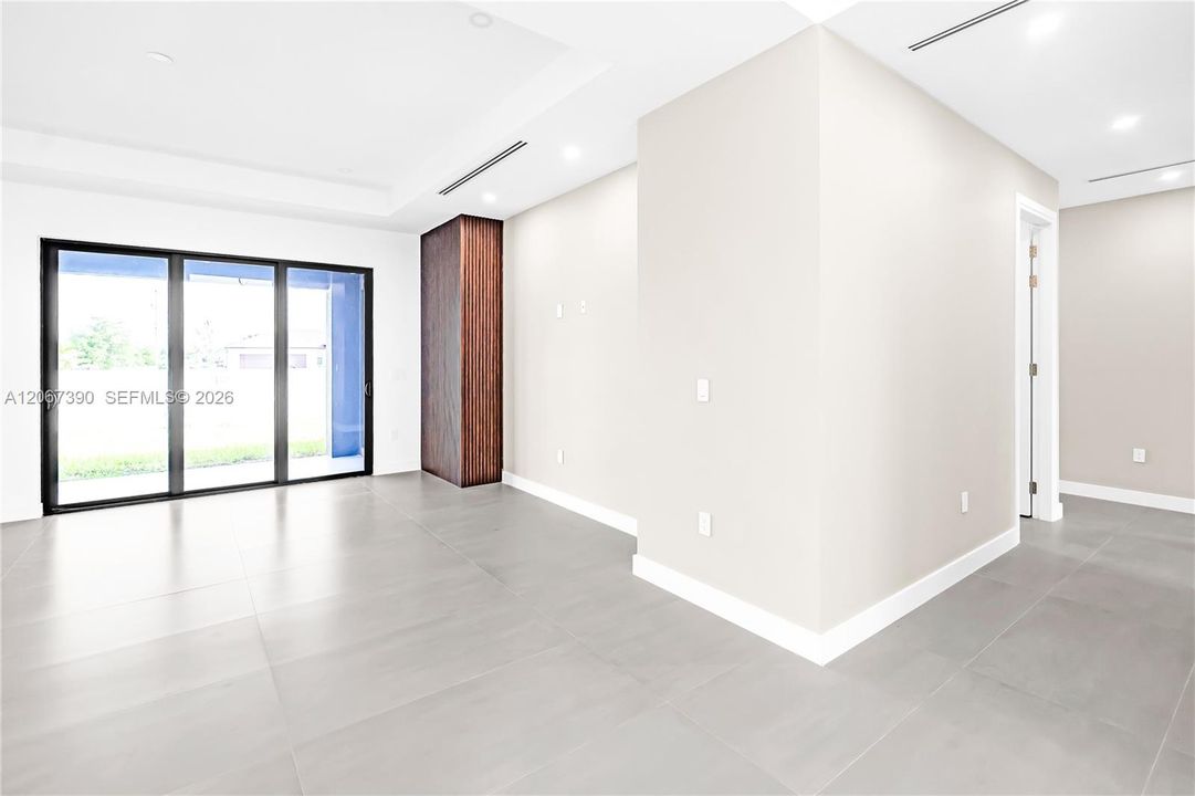 For Sale: $479,900 (3 beds, 3 baths, 1938 Square Feet)