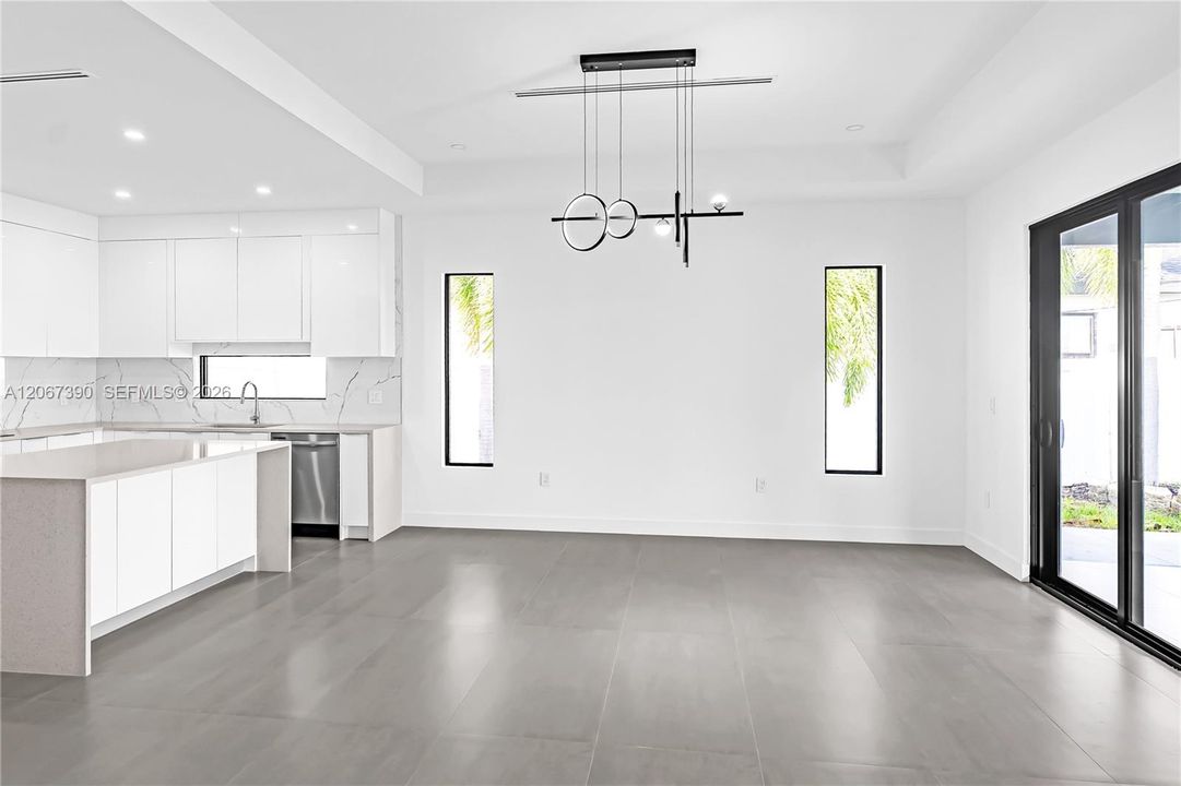 For Sale: $479,900 (3 beds, 3 baths, 1938 Square Feet)