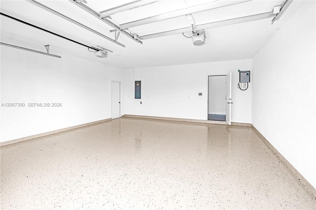 For Sale: $479,900 (3 beds, 3 baths, 1938 Square Feet)