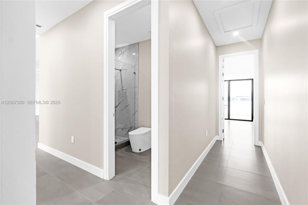 For Sale: $479,900 (3 beds, 3 baths, 1938 Square Feet)