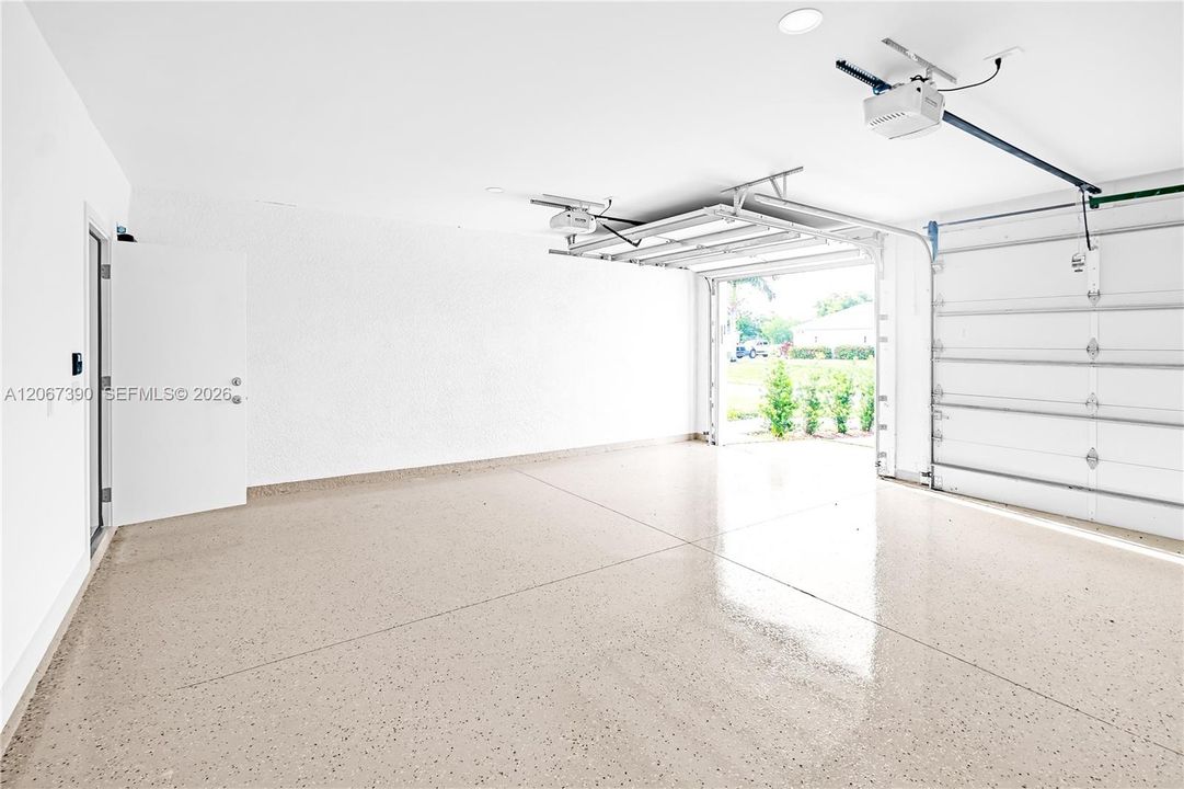 For Sale: $479,900 (3 beds, 3 baths, 1938 Square Feet)
