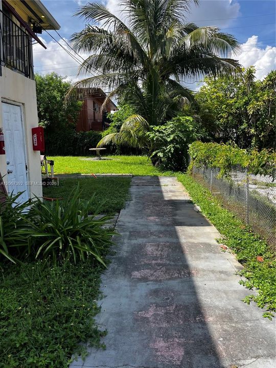 For Rent: $1,290 (2 beds, 1 baths, 1693 Square Feet)