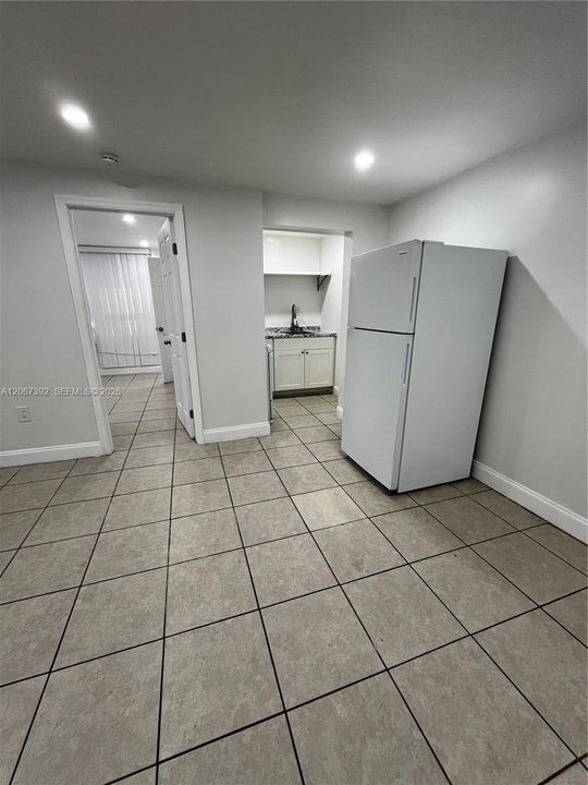 For Rent: $1,290 (2 beds, 1 baths, 1693 Square Feet)