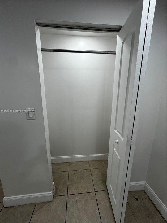 For Rent: $1,290 (2 beds, 1 baths, 1693 Square Feet)
