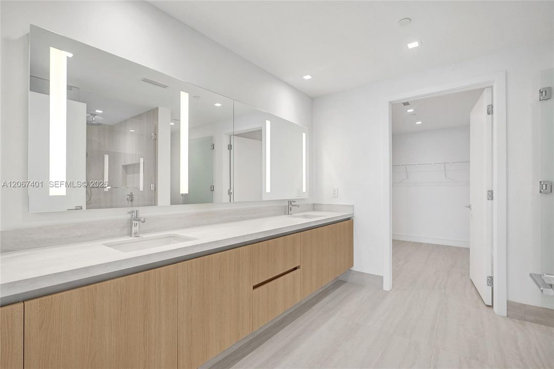 For Sale: $1,790,000 (2 beds, 3 baths, 1462 Square Feet)