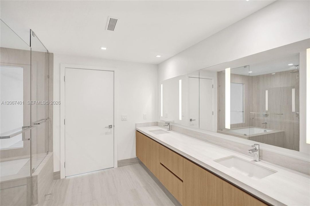 For Sale: $1,790,000 (2 beds, 3 baths, 1462 Square Feet)