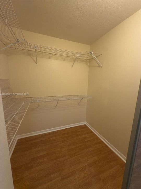 Active With Contract: $2,400 (3 beds, 2 baths, 1336 Square Feet)