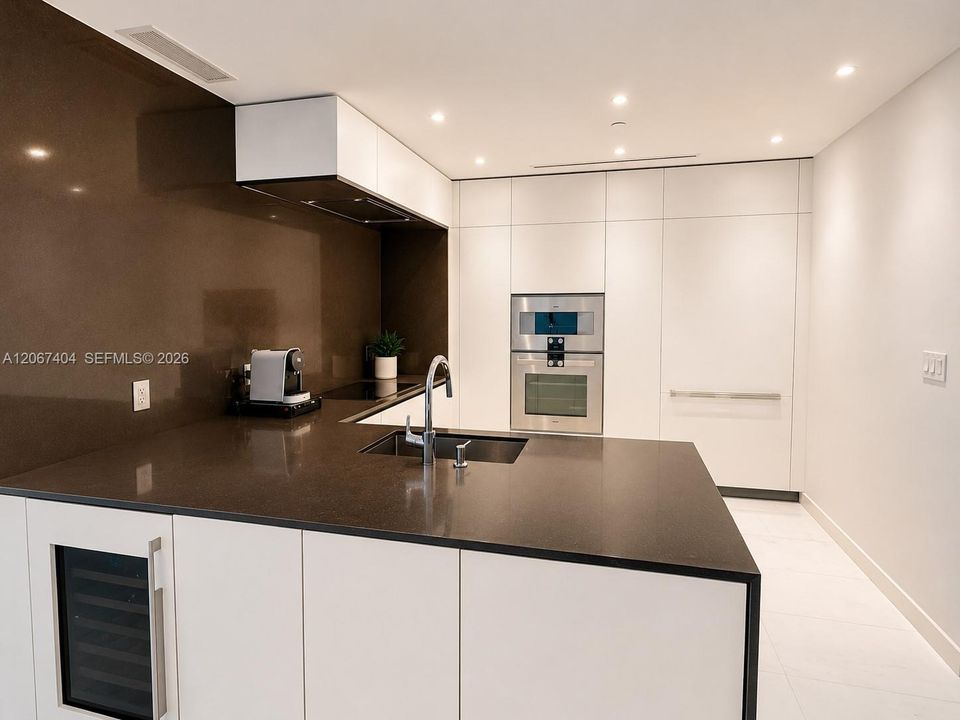 For Rent: $20,000 (2 beds, 2 baths, 1437 Square Feet)