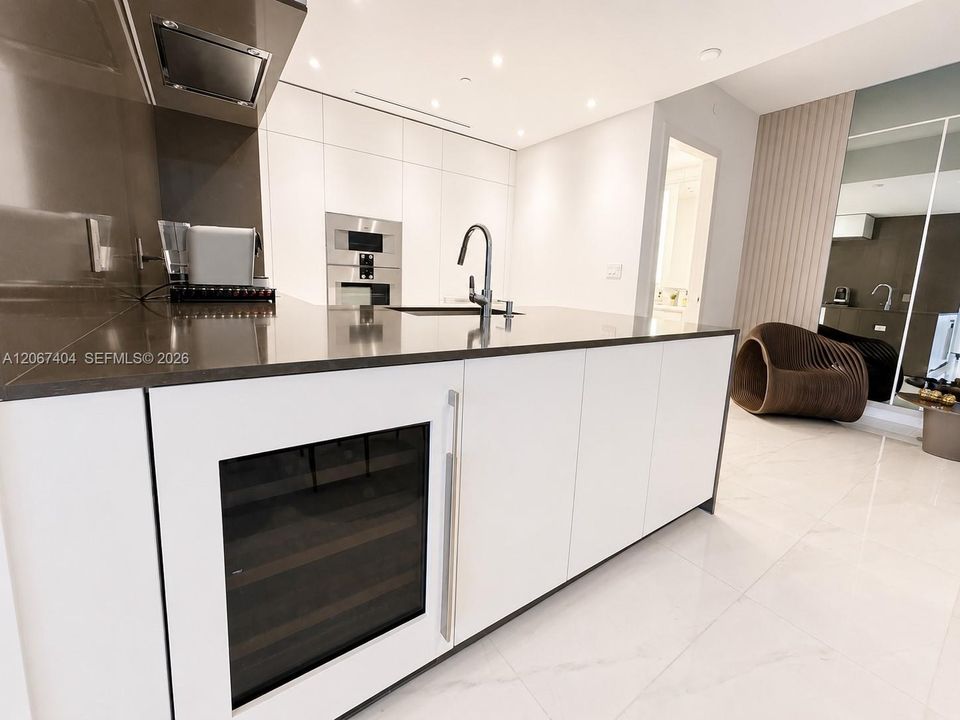 For Rent: $20,000 (2 beds, 2 baths, 1437 Square Feet)