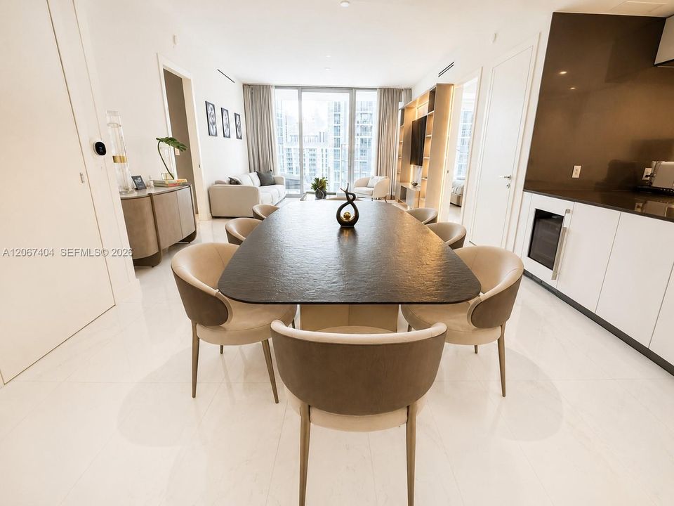 For Rent: $20,000 (2 beds, 2 baths, 1437 Square Feet)