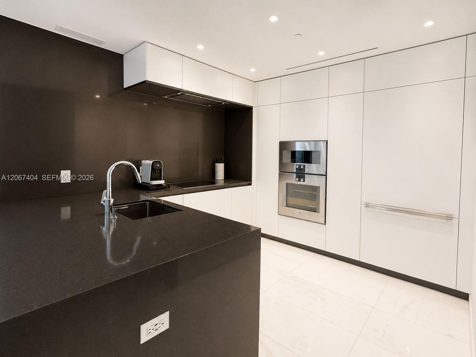 For Rent: $20,000 (2 beds, 2 baths, 1437 Square Feet)