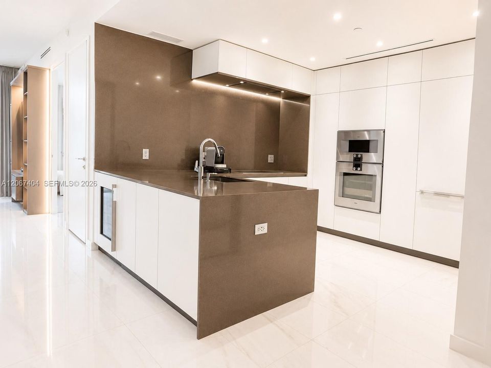 For Rent: $20,000 (2 beds, 2 baths, 1437 Square Feet)