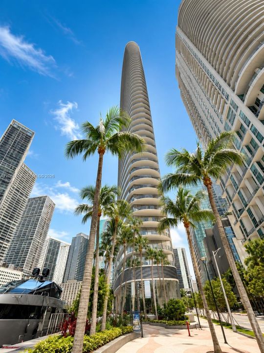 For Rent: $20,000 (2 beds, 2 baths, 1437 Square Feet)