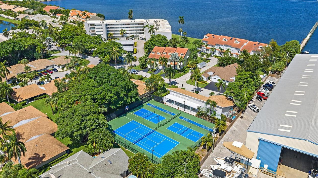 Aerials_Pool_227 N Lakeshore Dr-32