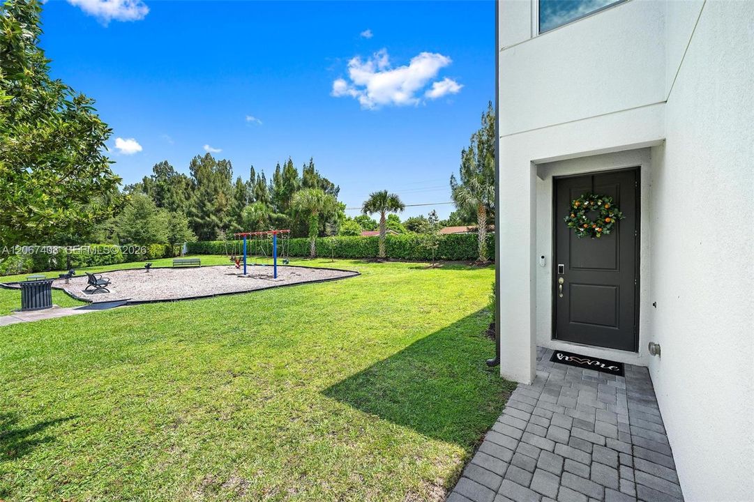 For Sale: $499,000 (3 beds, 2 baths, 1758 Square Feet)
