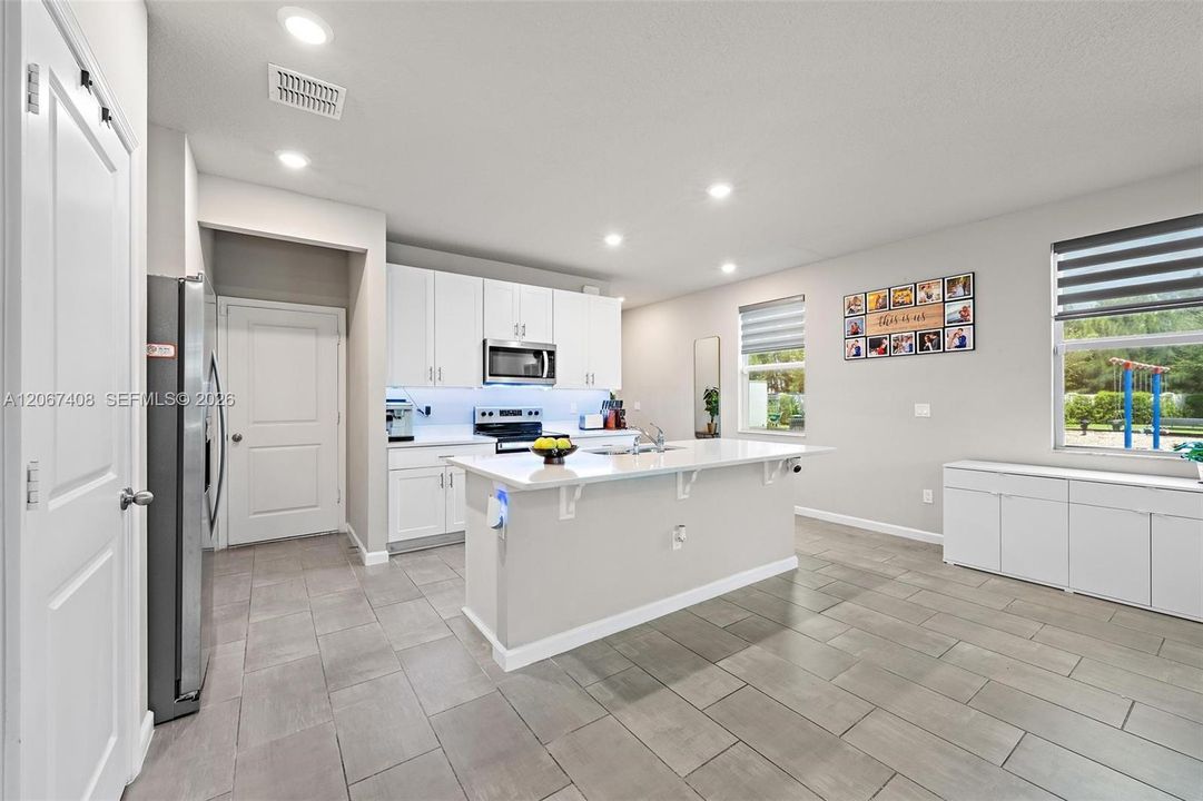 For Sale: $499,000 (3 beds, 2 baths, 1758 Square Feet)