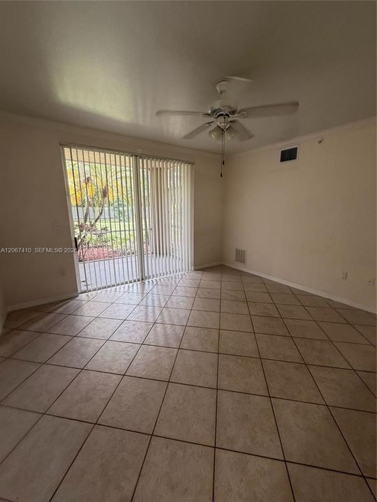 For Rent: $1,800 (1 beds, 1 baths, 740 Square Feet)
