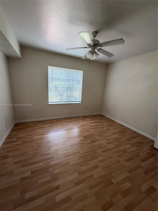 For Rent: $1,800 (1 beds, 1 baths, 740 Square Feet)
