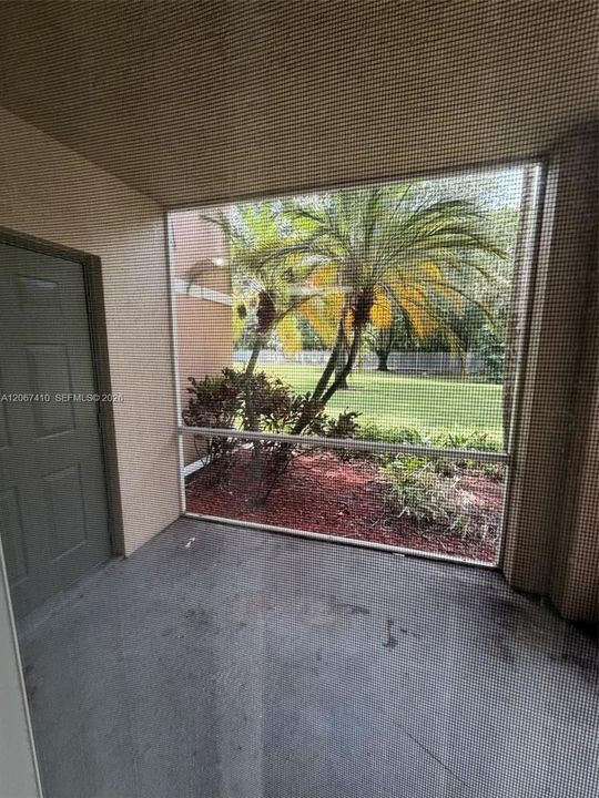 For Rent: $1,800 (1 beds, 1 baths, 740 Square Feet)