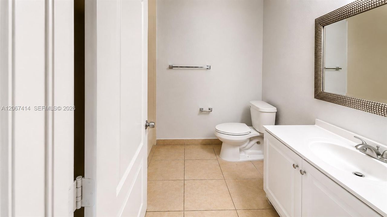For Rent: $1,900 (3 beds, 2 baths, 1076 Square Feet)