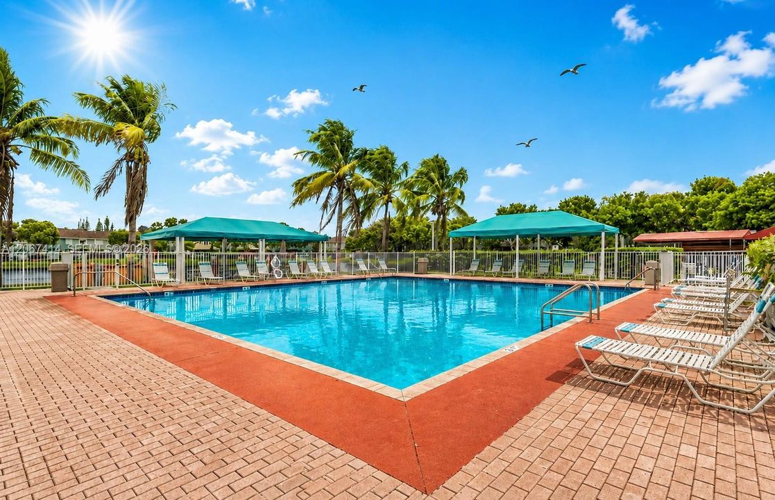 For Rent: $1,900 (3 beds, 2 baths, 1076 Square Feet)