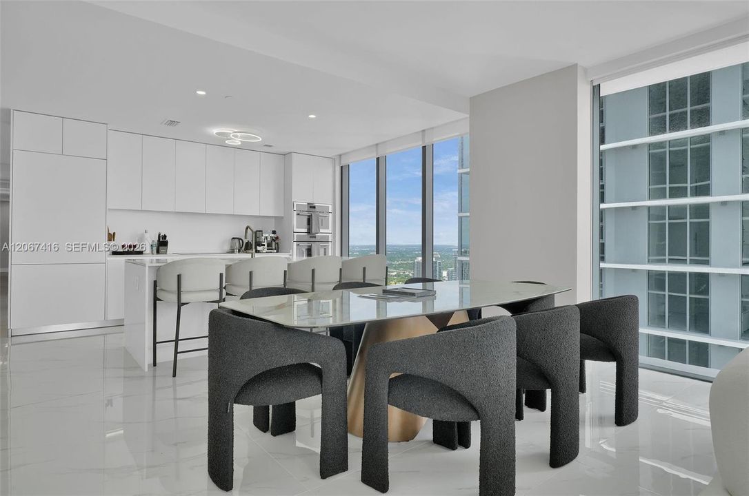 For Rent: $22,000 (4 beds, 5 baths, 2686 Square Feet)