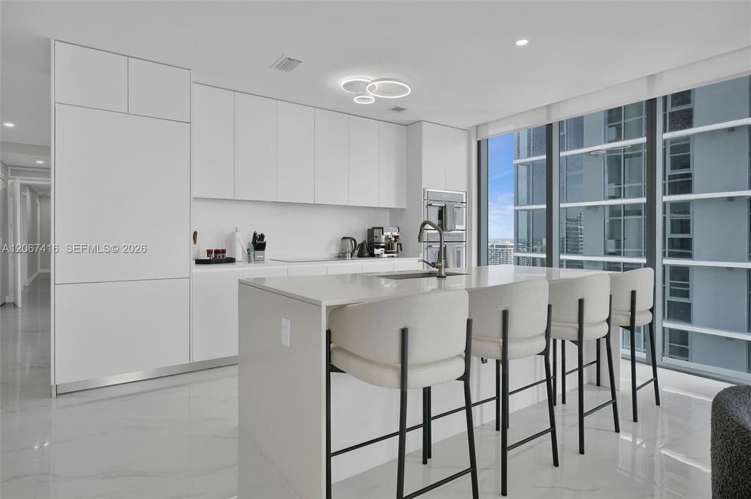 For Rent: $22,000 (4 beds, 5 baths, 2686 Square Feet)