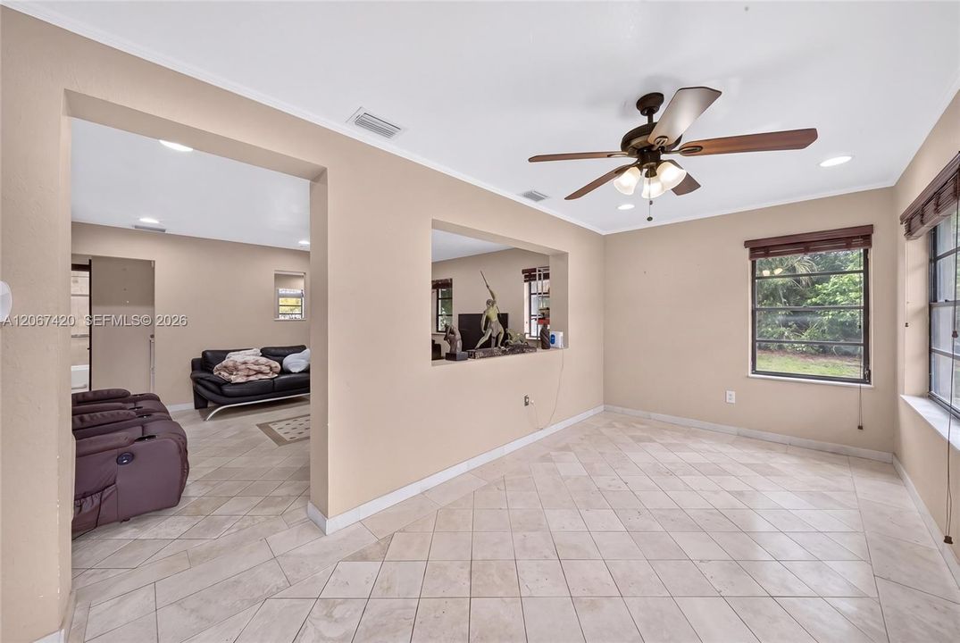 For Sale: $1,000,000 (2 beds, 1 baths, 1076 Square Feet)