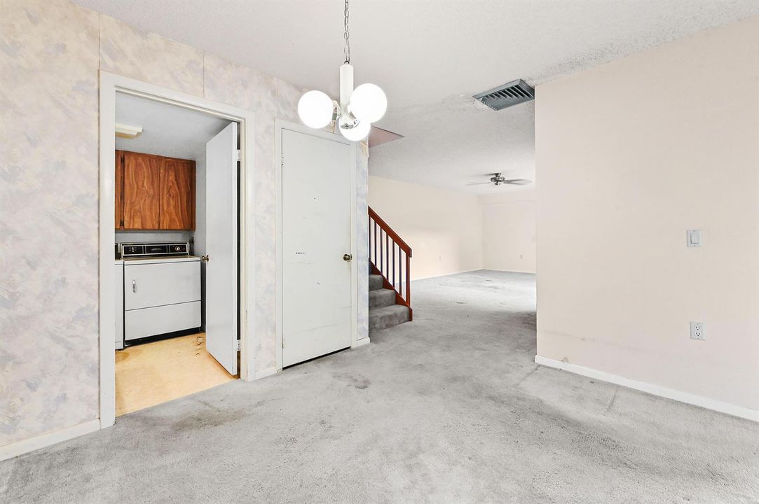 08 Dining Room 02