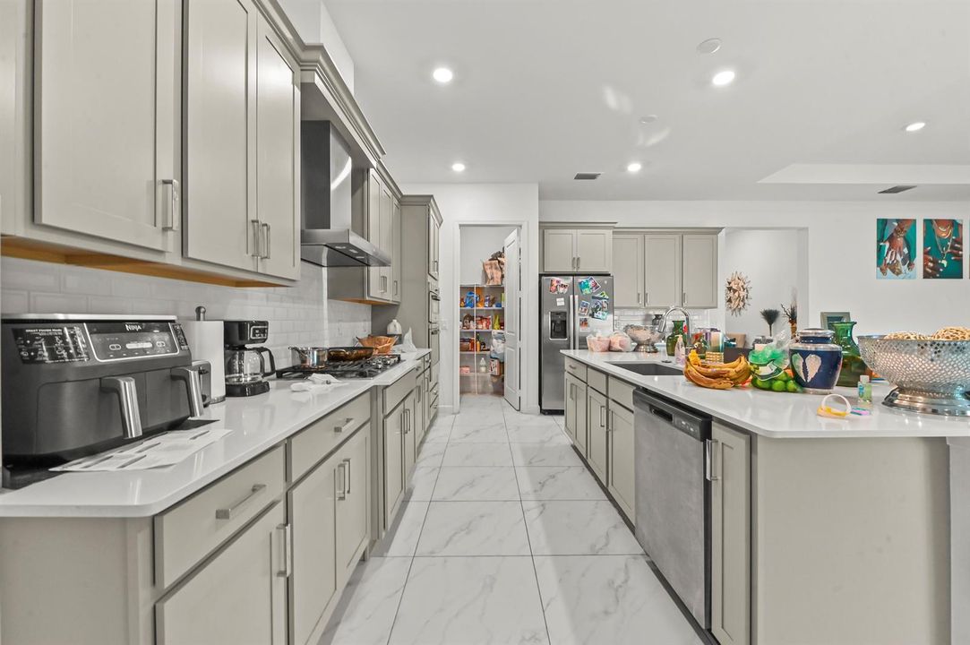 15 Kitchen 02