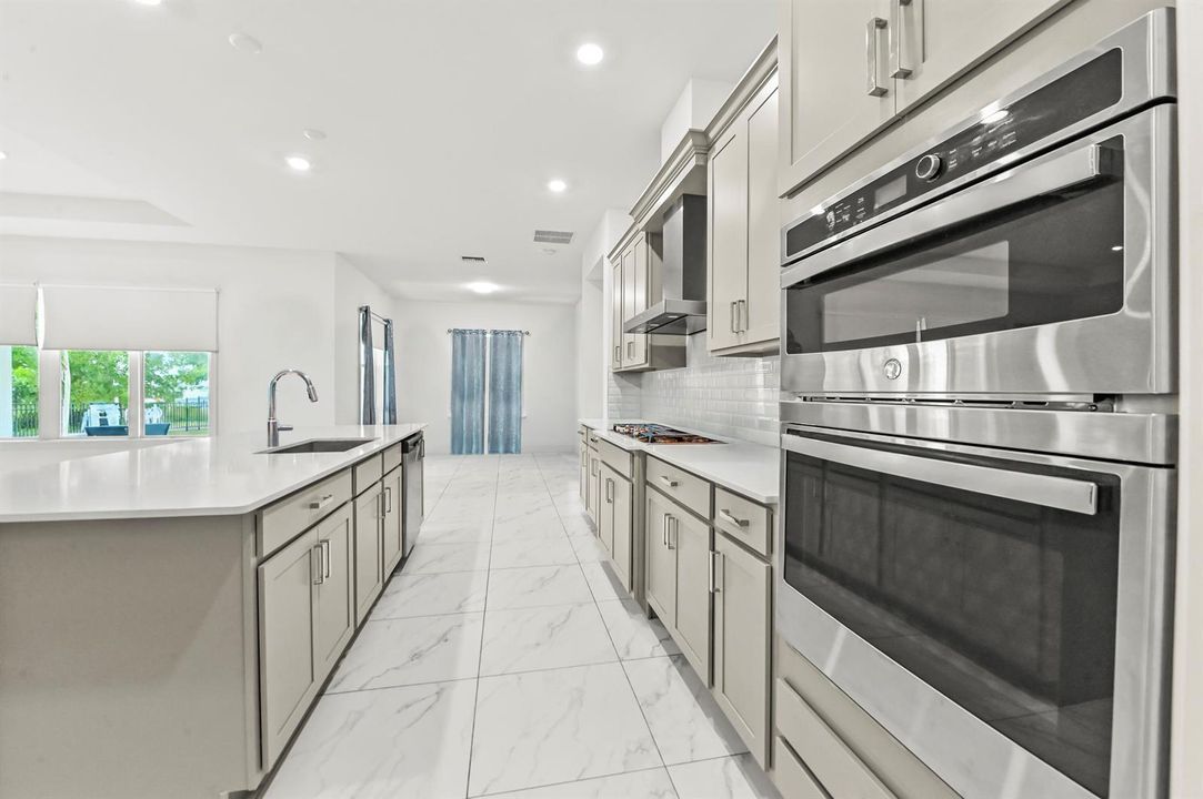 14 Kitchen 01