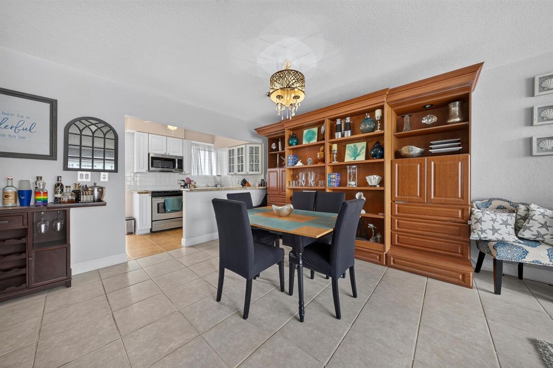 007-021-Dining RoomKitchen-4000x2664
