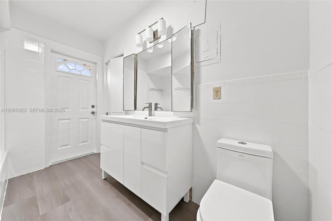 For Rent: $1,650 (0 beds, 1 baths, 2126 Square Feet)