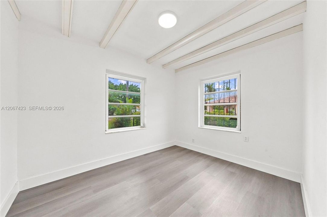 For Rent: $1,650 (0 beds, 1 baths, 2126 Square Feet)