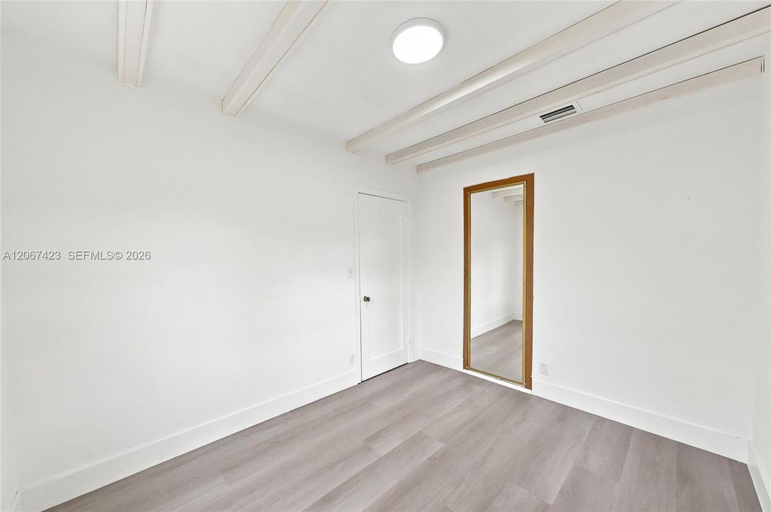 For Rent: $1,650 (0 beds, 1 baths, 2126 Square Feet)